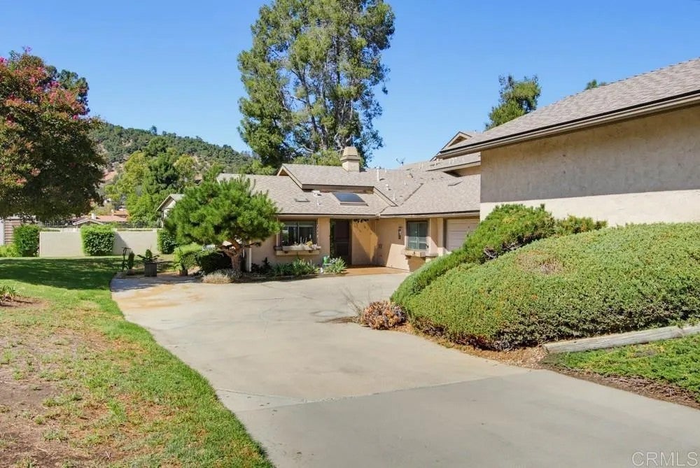 Photo of 1759 Pala Lake Drive, Fallbrook, CA 92028 (MLS # NDP2609022)