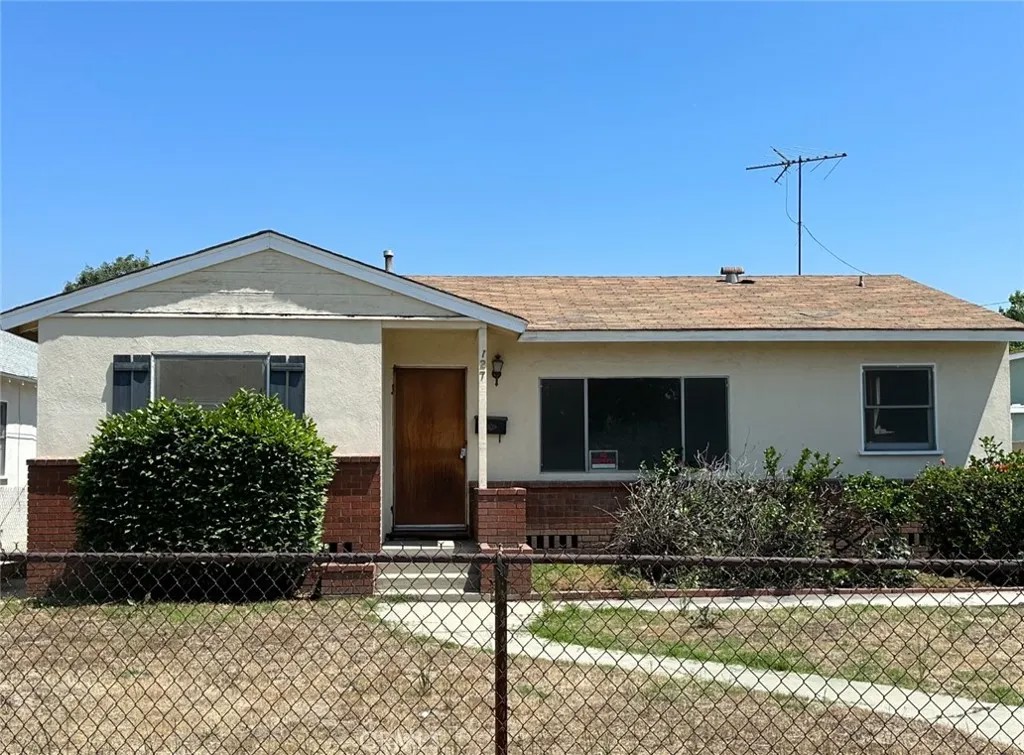 725 W Crescent