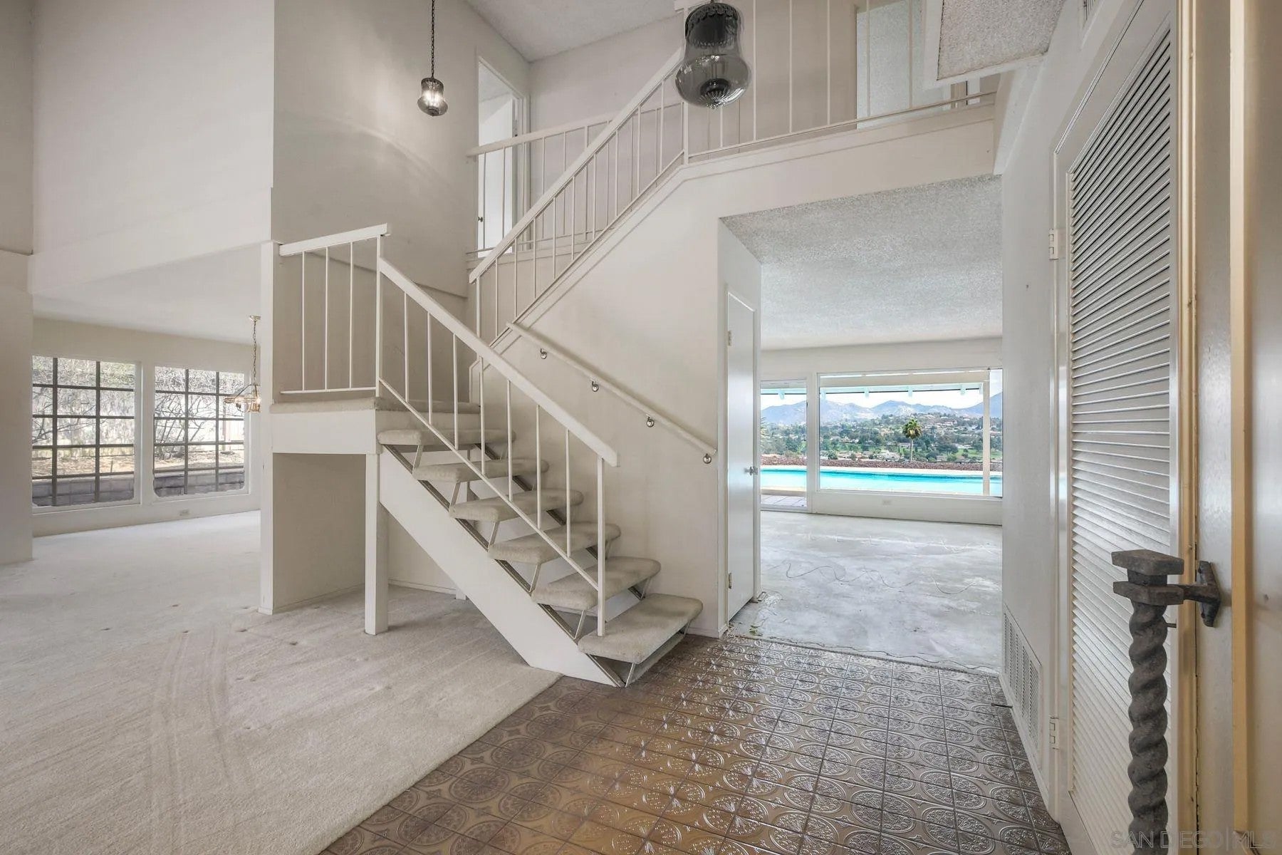 17367 Bernardo Center