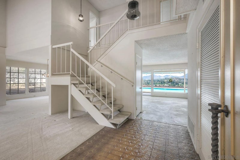 17367 Bernardo Center