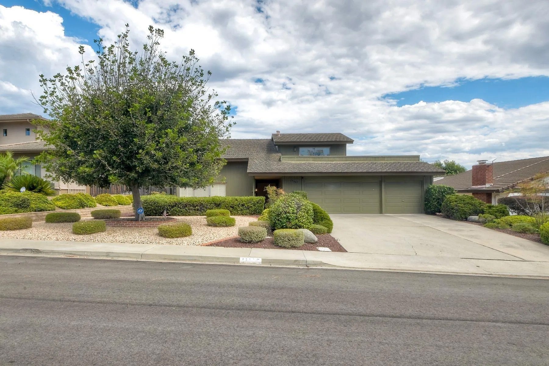 17367 Bernardo Center