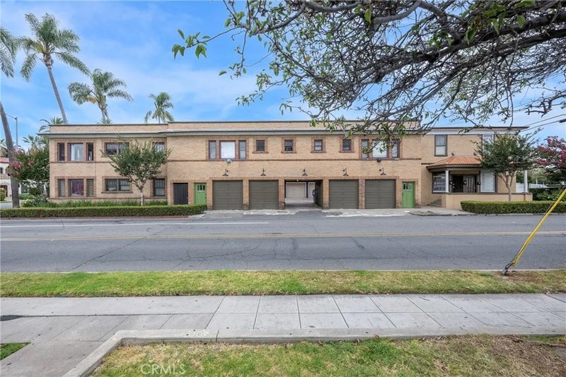 1301 N Broadway