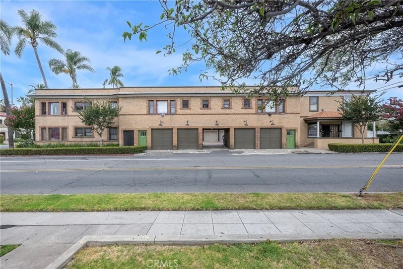 1301 N Broadway