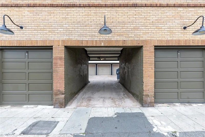 1301 N Broadway
