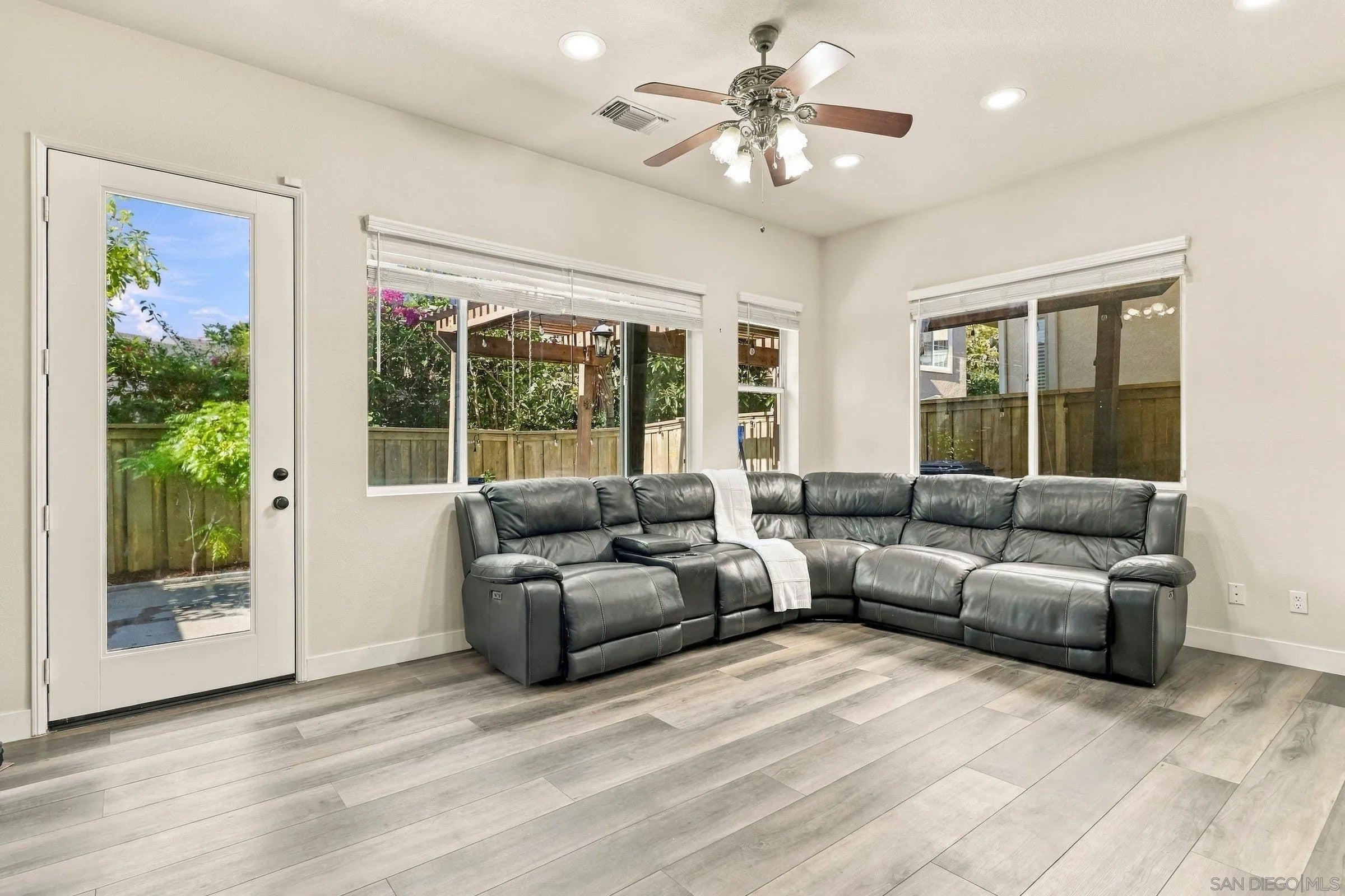 11568 Miro Cir