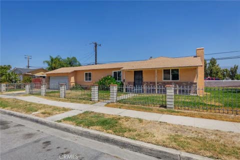 Photo of 2438 W 7th ST, San Bernardino, CA 92410 (MLS # IV26139061)