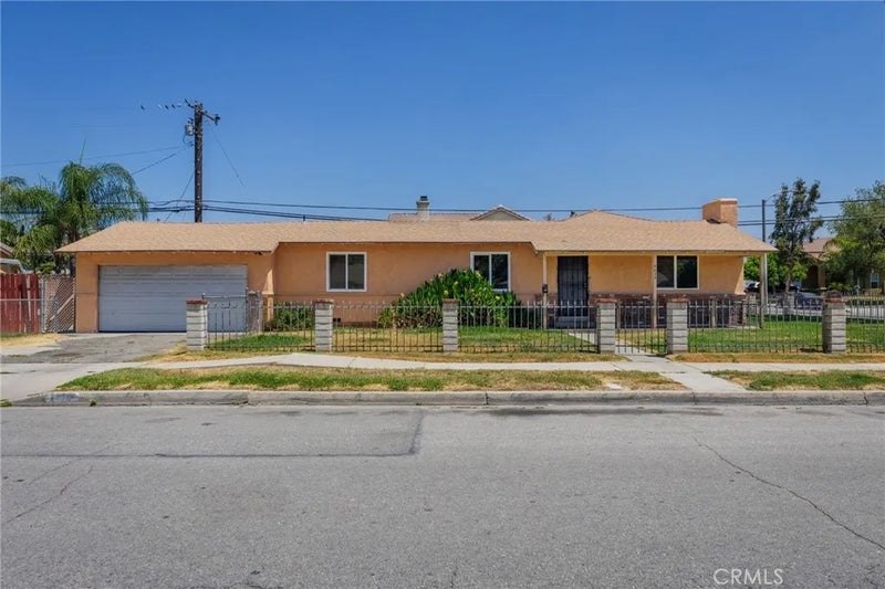 2438 W 7th