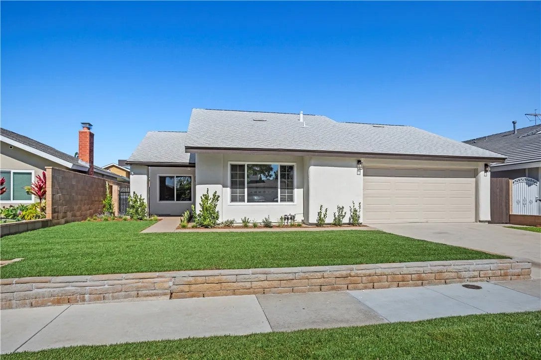 3209 S Diamond