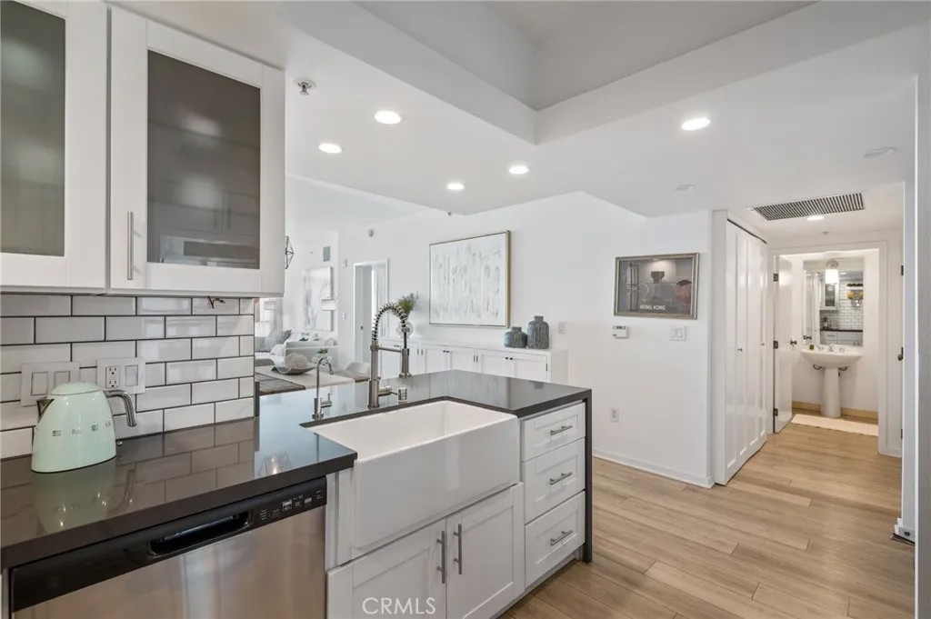 13700 Marina Pointe 611