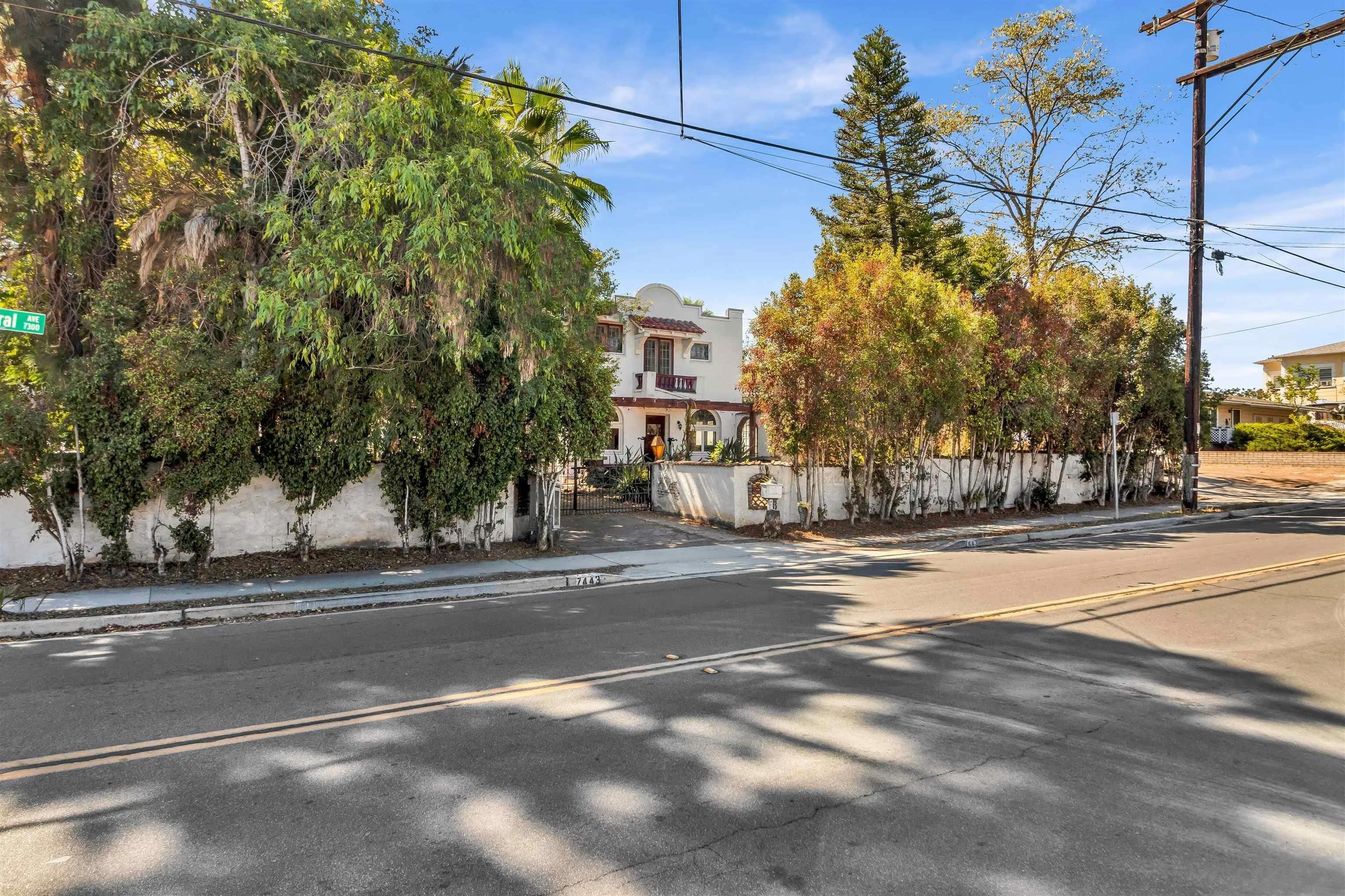 7443 Central Ave