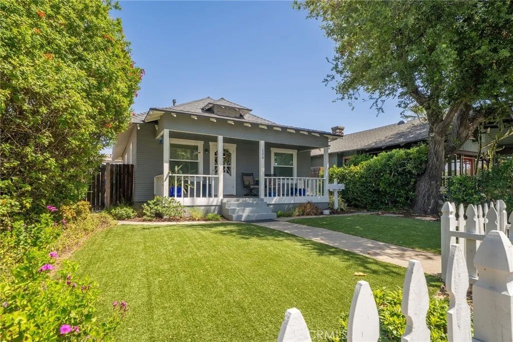 124 N Vista Bonita Avenue