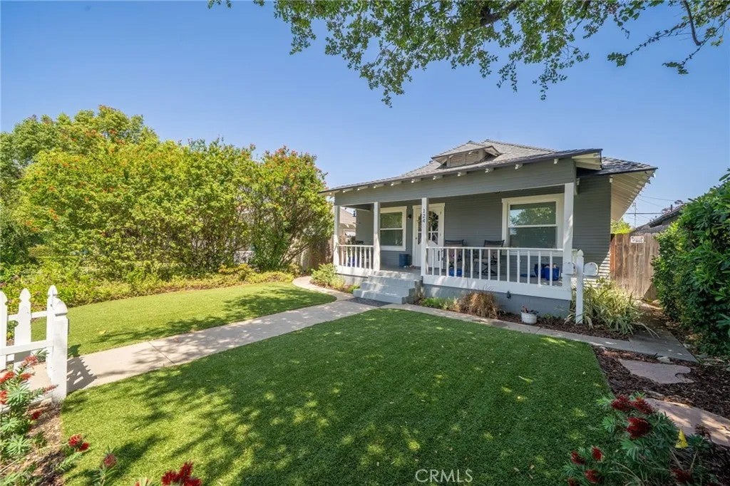 124 N Vista Bonita Avenue