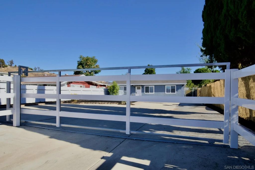 Photo of 12525 Julian Avenue, Lakeside, CA 92040 (MLS # 250040034)