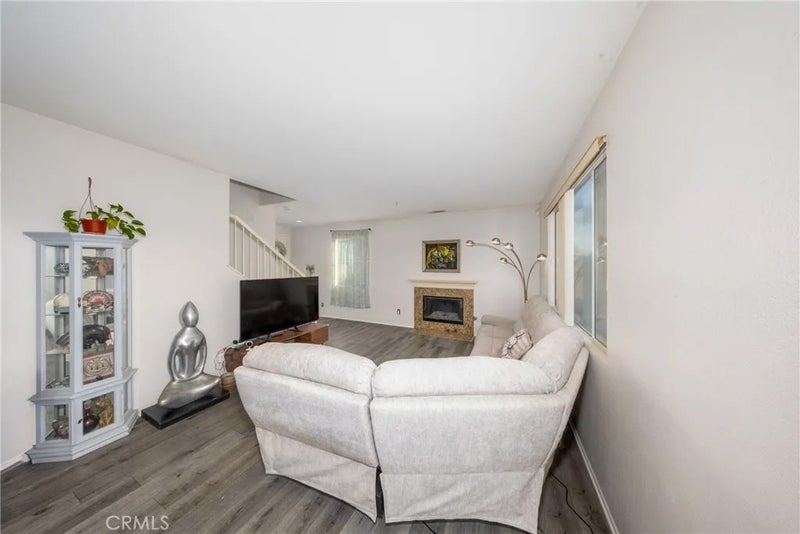 5736 Tamarisk