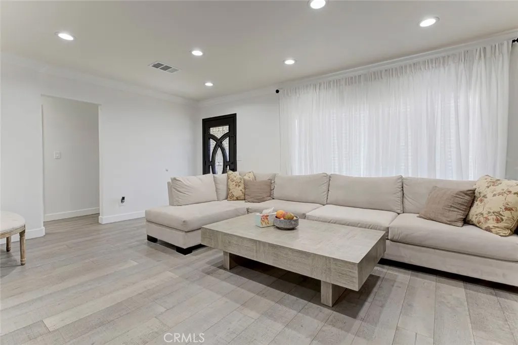 9261 Lev