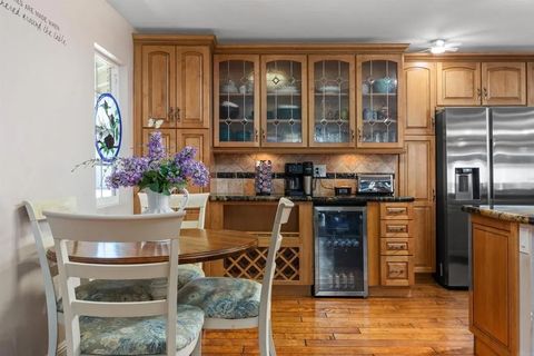 Photo of 1650 Queenston Drive, Escondido, CA 92027 (MLS # PTP2602828)