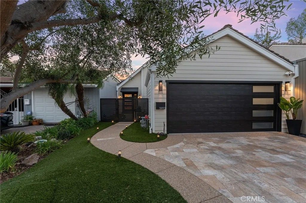 Photo of 32133 Harborview Lane, Westlake Village, CA 91361 (MLS # SR26061722)