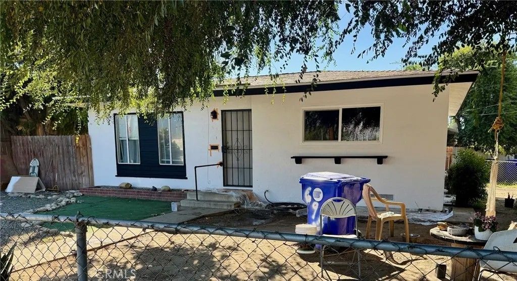 Photo of 695 W 17th St, San Bernardino, CA 92405 (MLS # PW26062822)