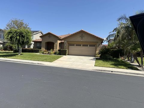 543 Silverhawk Dr Corona CA 92879
