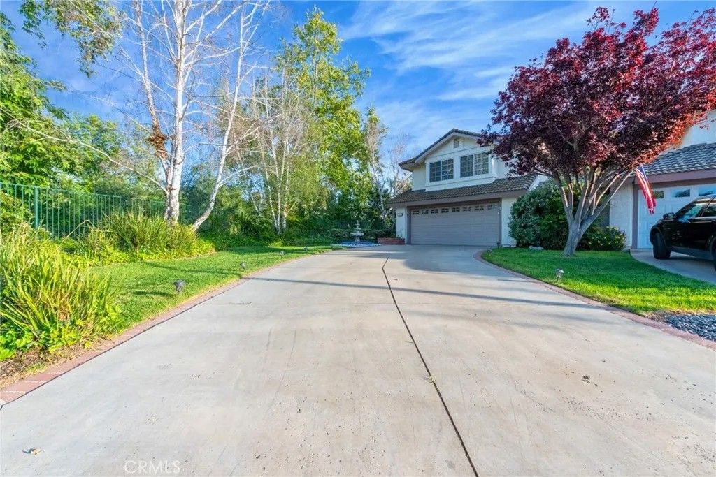 Photo of 10 Valley Crest Road, Simi Valley, CA 93065 (MLS # SR26071855)