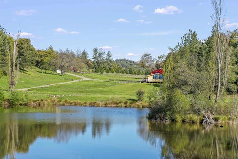 Photo of 2464 Wynola Rd, Julian, CA 92036 (MLS # 260002550)