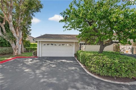 Photo of 11 Park Vista, Irvine, CA 92604 (MLS # OC26054749)