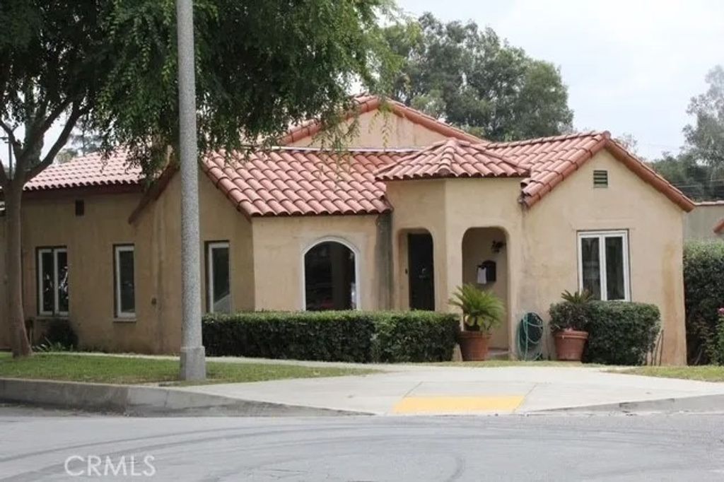 Photo of 1804 N Belmont Avenue, Pasadena, CA 91103 (MLS # WS26093331)