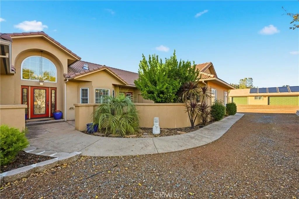 Photo of 16270 Tinilyn Road, Middletown, CA 95457 (MLS # LC25249490)
