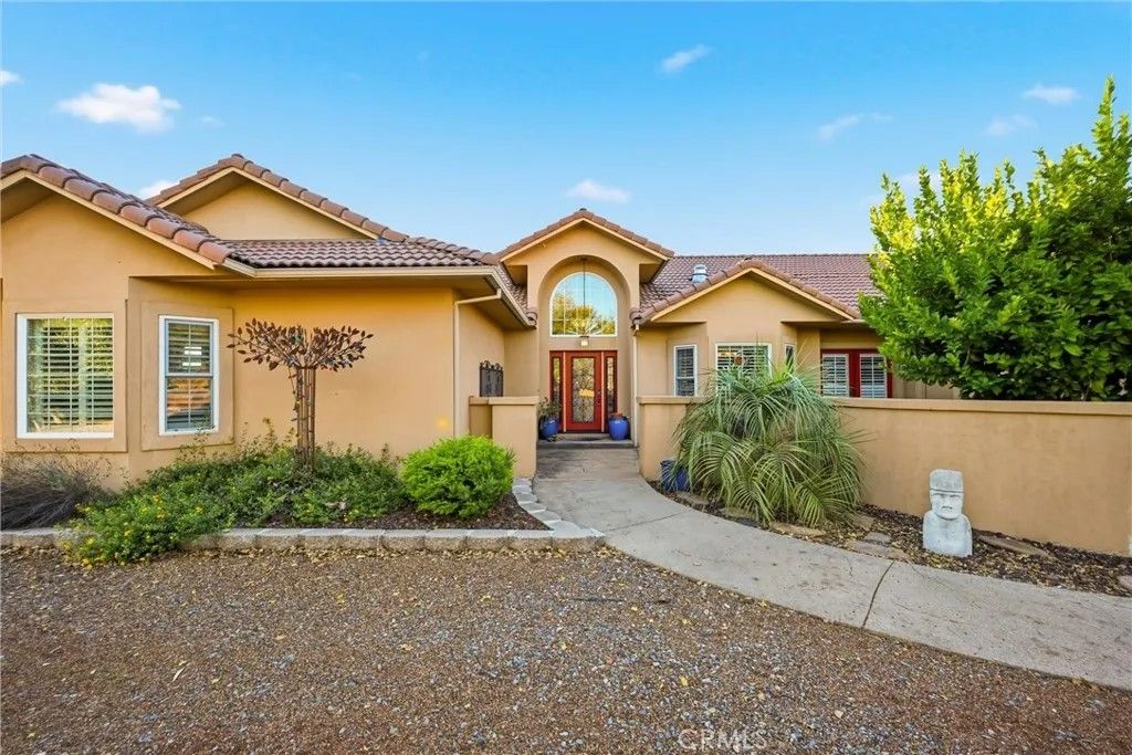 Photo of 16270 Tinilyn Road, Middletown, CA 95457 (MLS # LC25249490)