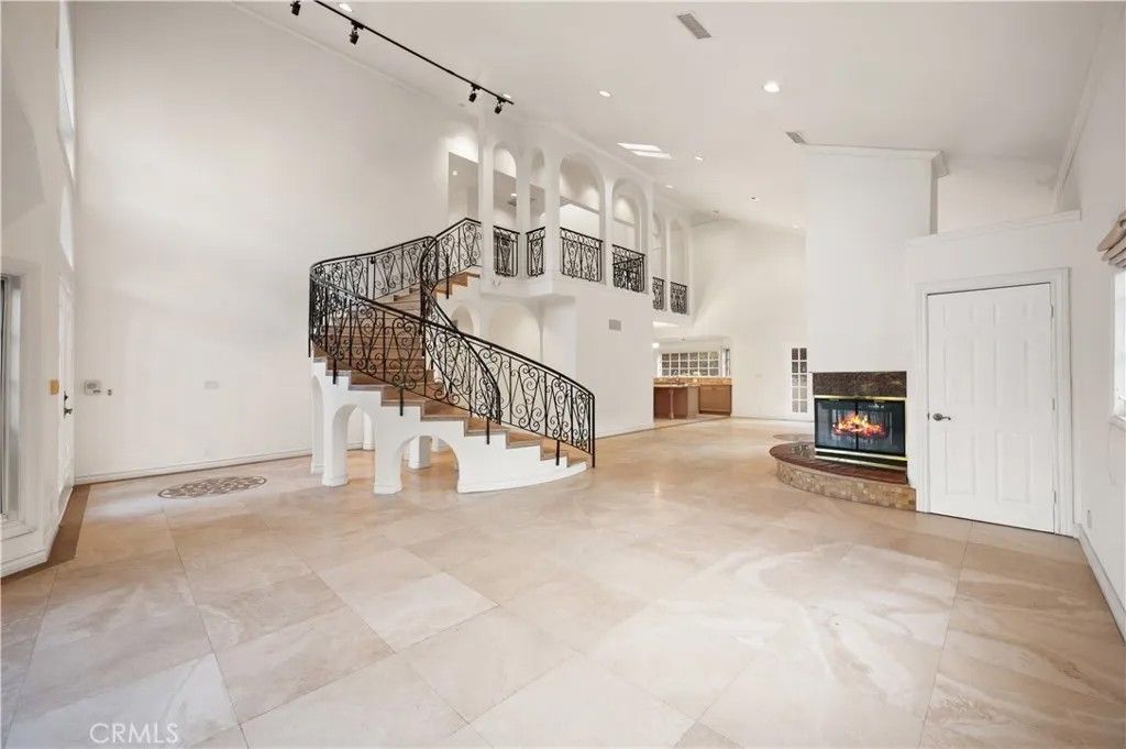 Photo of 28510 W Driver Avenue, Agoura Hills, CA 91301 (MLS # SR25255247)