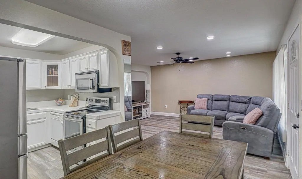 3215 44th Street 11