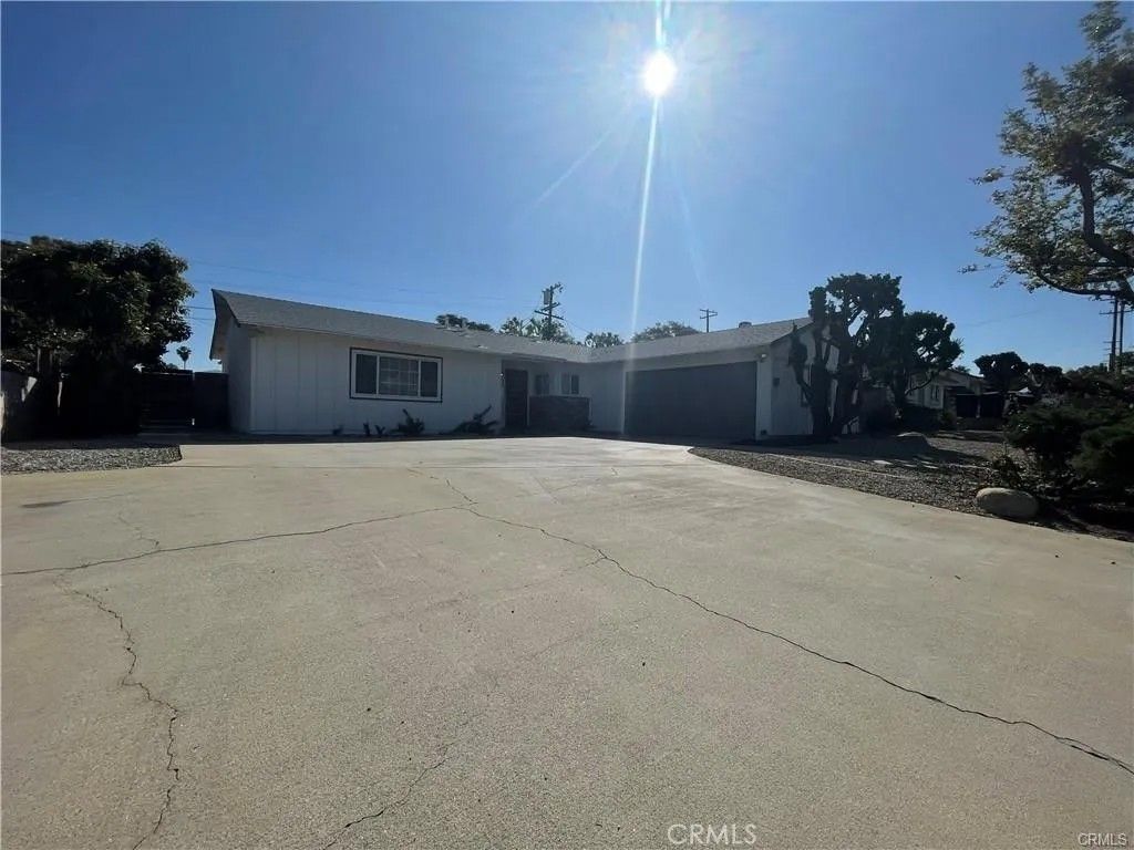 Photo of 315 San Mateo St, Redlands, CA 92373 (MLS # IG26036479)