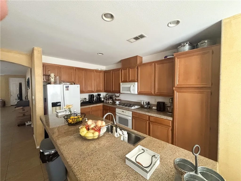 4042 W Avenue J9