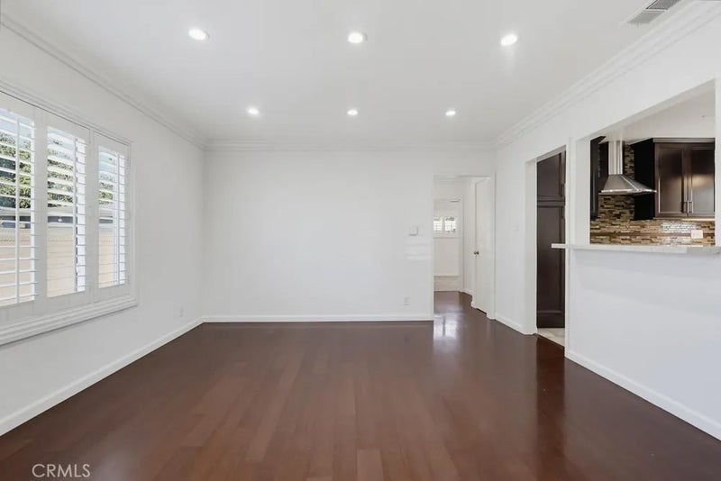 1901 E 63rd