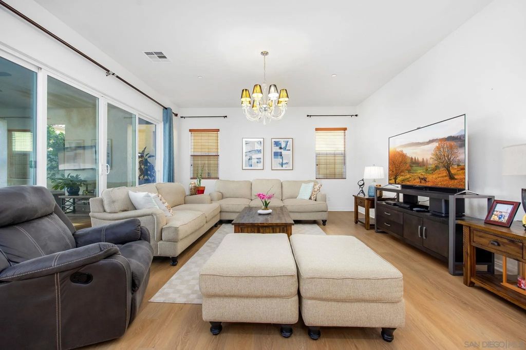 Photo of 1818 Santa Christina Ave, Chula Vista, CA 91913 (MLS # 260007301)