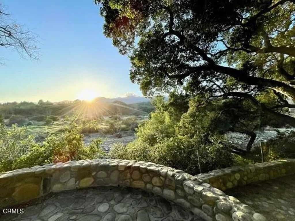 Photo of 883 Moreno Drive, Ojai, CA 93023 (MLS # V1-34314)