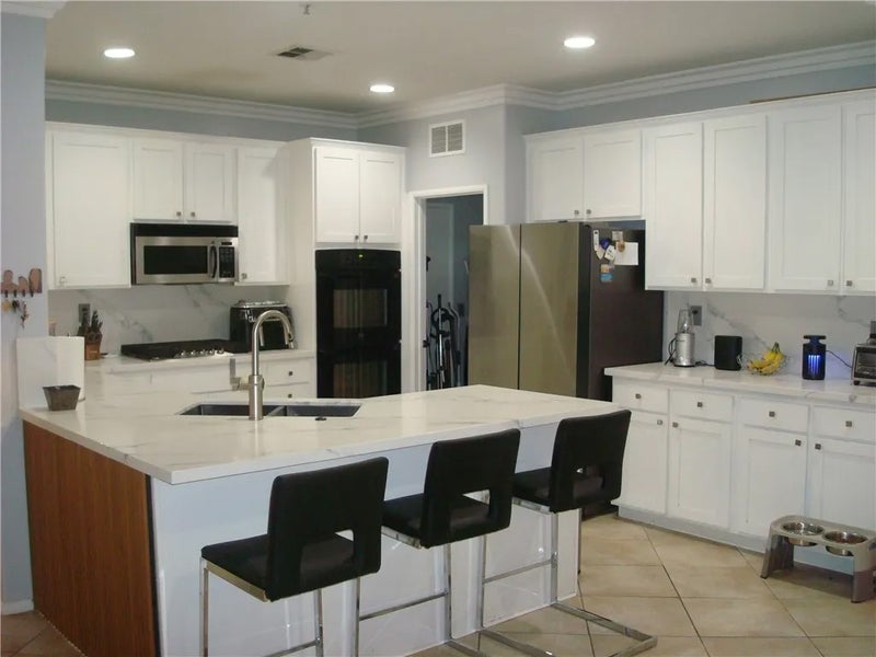 6043 Camargo Place