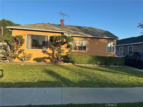 Photo of 2210 Ximeno Ave, Long Beach, CA 90815 (MLS # PW26025232)