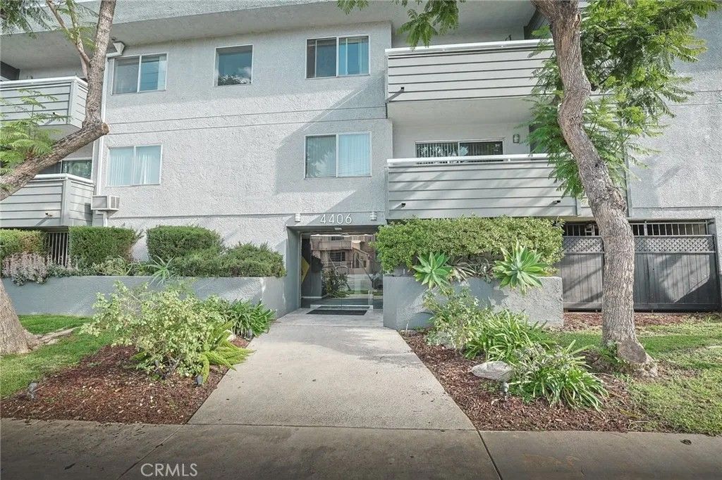 Photo of 4406 Cahuenga Boulevard #209, Toluca Lake, CA 91602 (MLS # BB26014128)