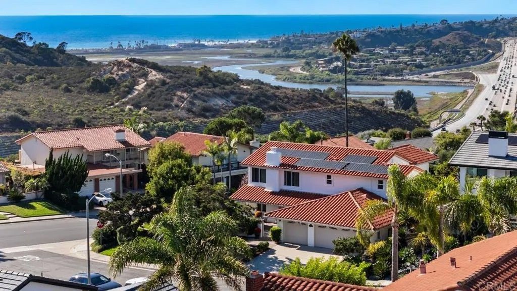 Photo of 401 Santa Dominga, Solana Beach, CA 92075 (MLS # NDP2509028)