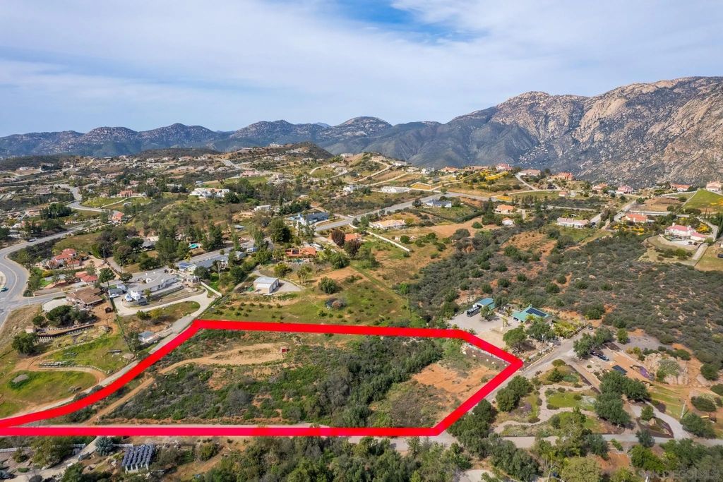 Photo of 15634 Broad Oaks Rd, El Cajon, CA 92021 (MLS # 250045822)