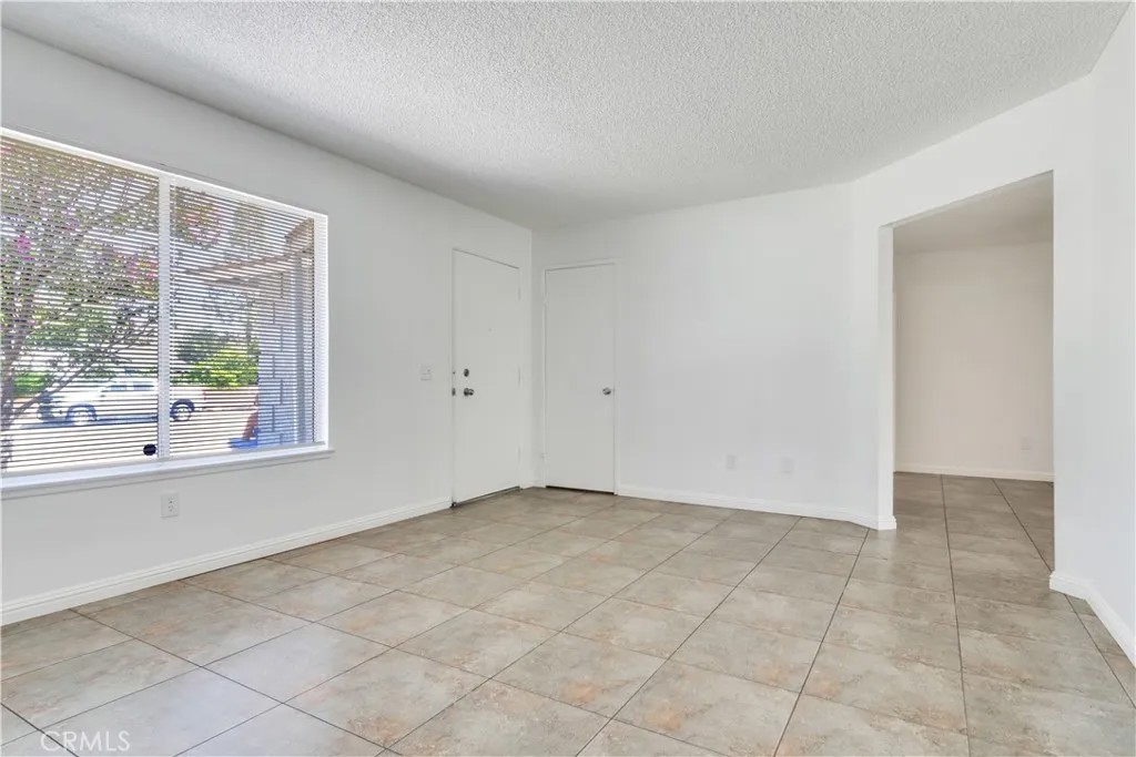 5128 Lakewood Drive