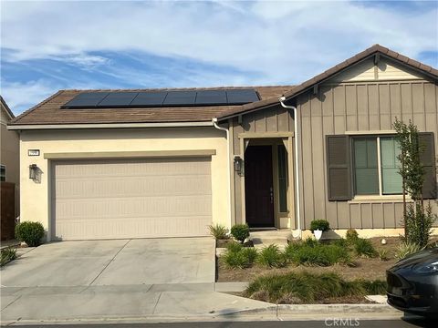 Photo of 2336 Bearrs, Corona, CA 92883 (MLS # IV26074357)