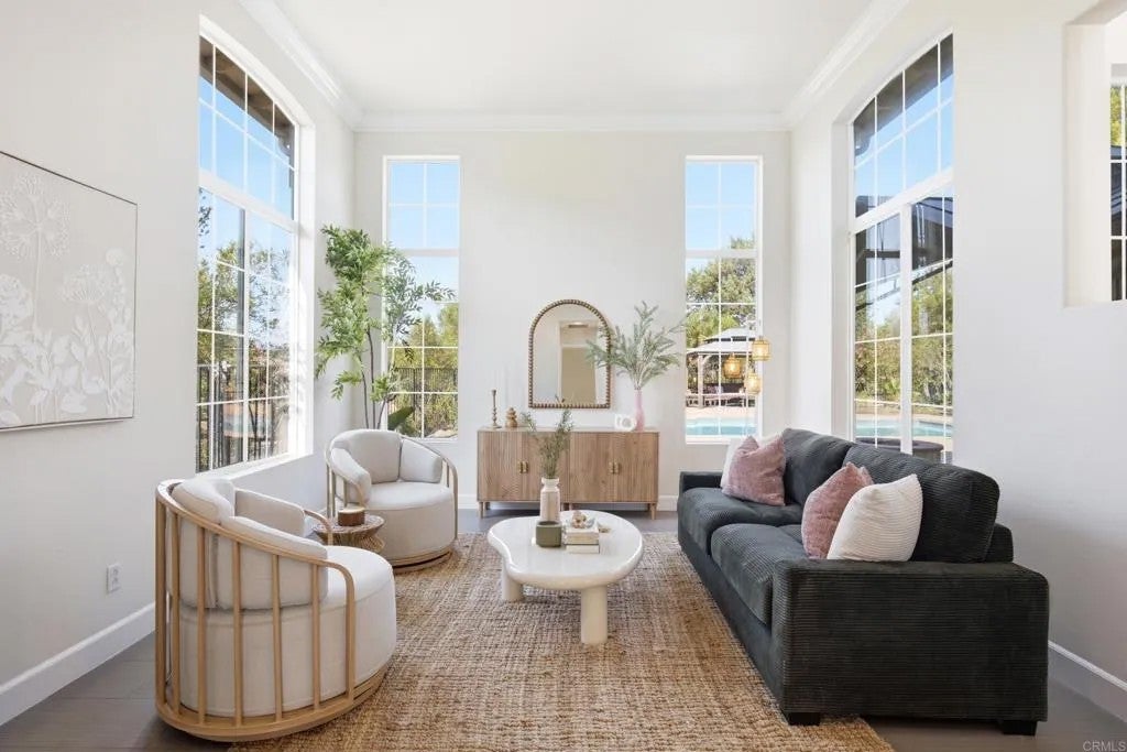 399 Amparo Dr