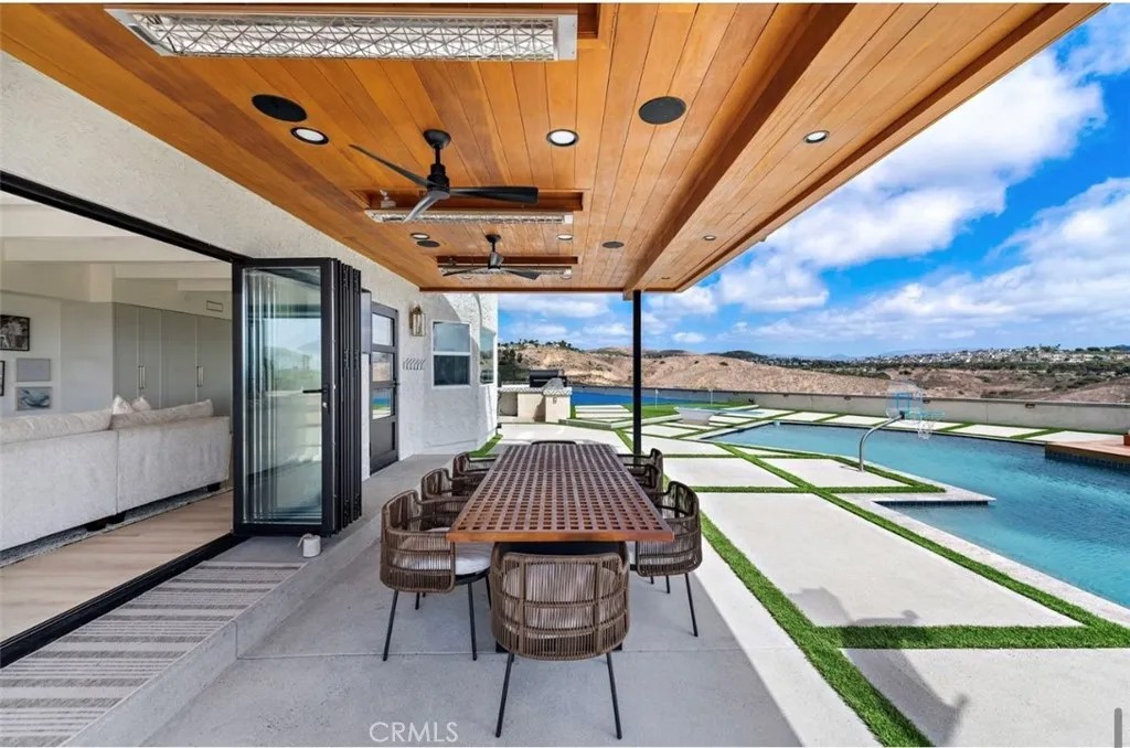 317 Calle Corral