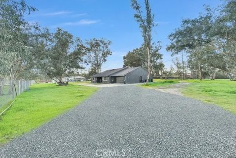 Photo of 28625 Shady Tree Ln, Winchester, CA 92596 (MLS # SW26002987)