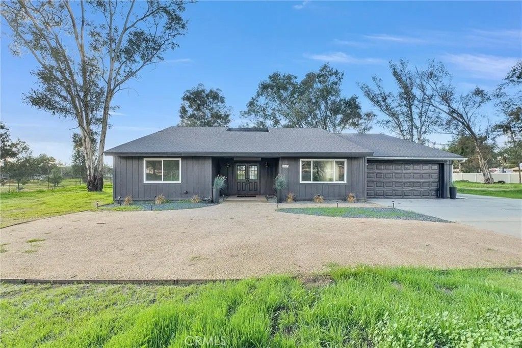 Photo of 28625 Shady Tree Ln, Winchester, CA 92596 (MLS # SW26002987)