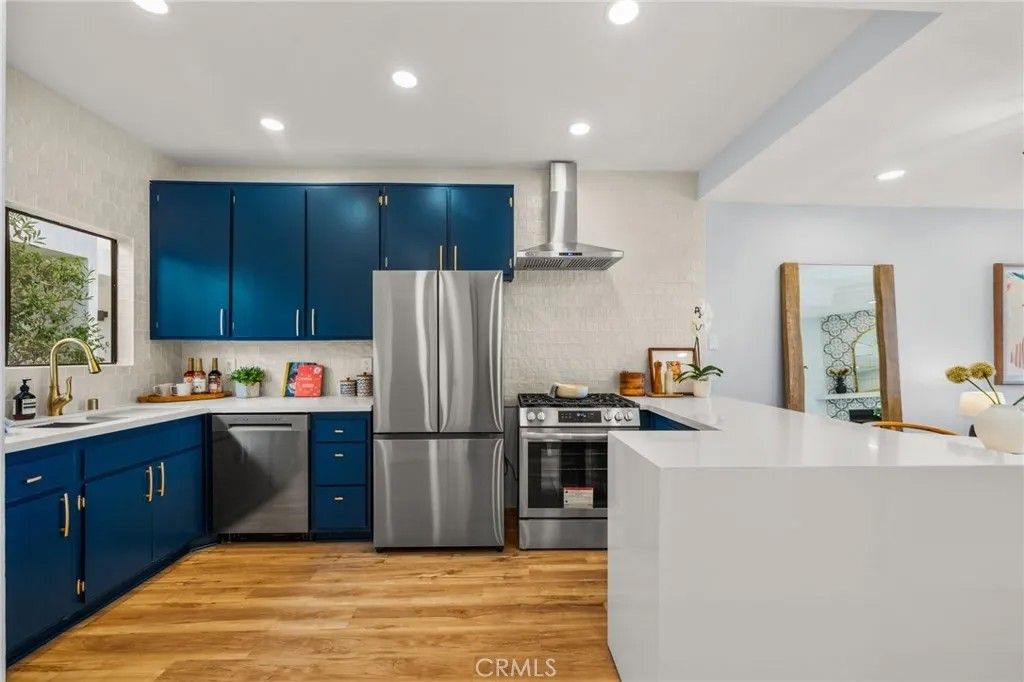Photo of 2500 Abbot Kinney #10, Venice, CA 90291 (MLS # SW25267387)