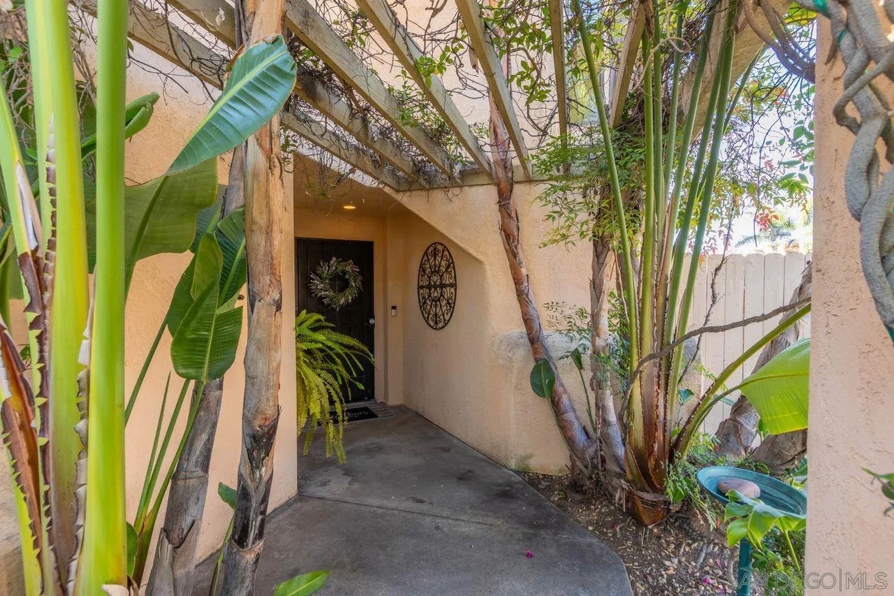 2160 Villa Sonoma Gln