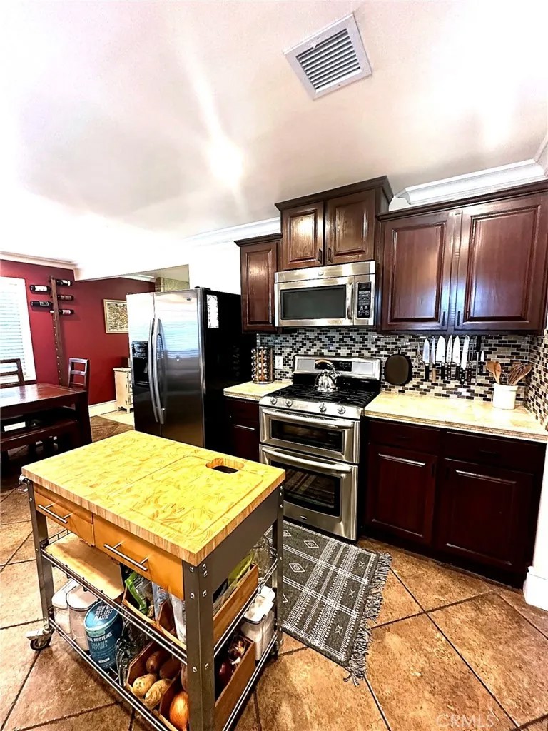 7035 Santa Anita Circle